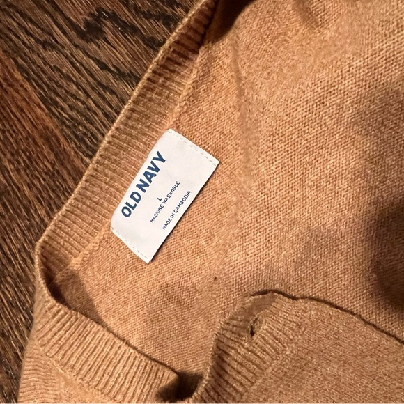 Bundle of 2 Cozy Knit Sweaters – Old Navy & GAP – Size L - Picture 5 of 9